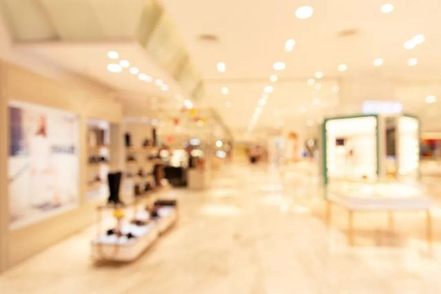 中國版Zara隕落史：拉夏貝爾半年虧5億，關了2400家店