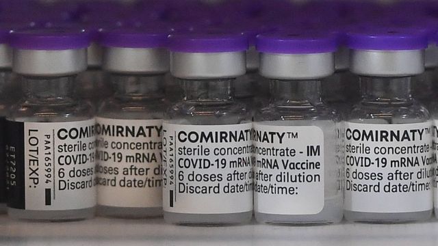 被接種中國疫苗 香港英籍男子遭遇“打錯針”奇案