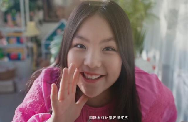 李湘又讓女兒拍廣告掙錢，卻遭網友說像"黑旋風"