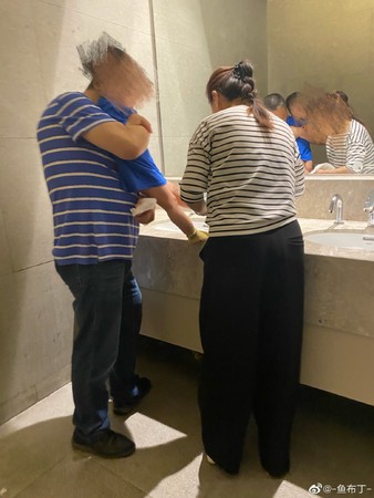 杭州男童泳池更衣室偷窺起生理反應 引發輿論風暴