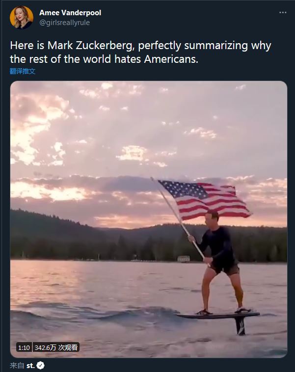 紮克伯格持國旗衝浪為美國“慶生”，美媒：太詭異了