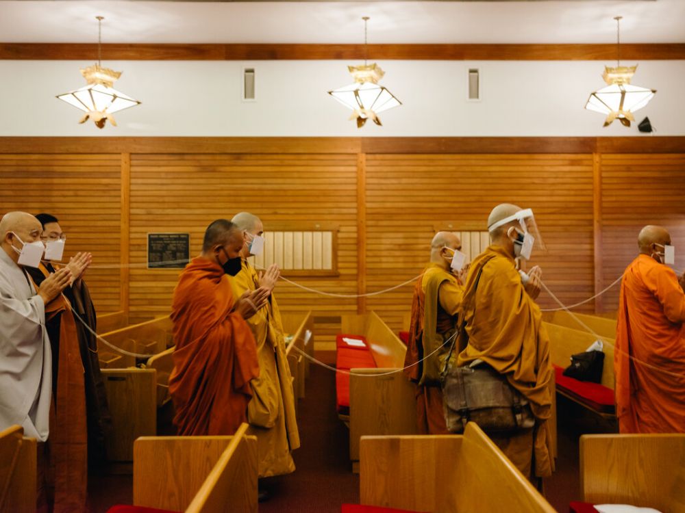 洛杉磯佛教徒舉辦法事，為種族仇恨“療傷”