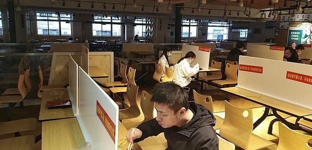探訪深圳龍華區富士康：“渴望”複工新入職員工獎勵7120元，自產口罩尚未滿足自用