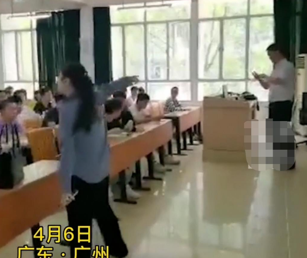 女子闖進教室斥責男老師：他是個下藥強奸的畜生