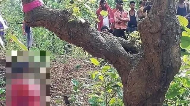 印度一官員女兒被吊死樹上，眼睛被挖，親屬稱是強奸謀殺