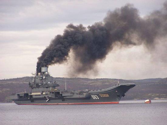 黑煙滾滾的俄庫茲涅佐夫號航母終於要換新鍋爐了|庫茲涅佐夫|鍋爐|俄羅斯海軍_新浪軍事_新浪網